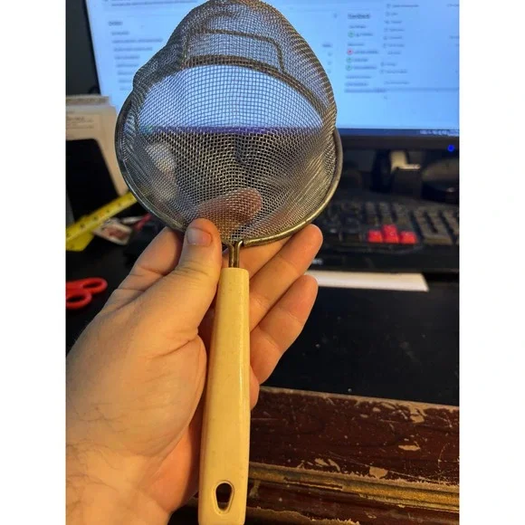 Vintage White Handheld Mesh Strainer Flour Sifter 4