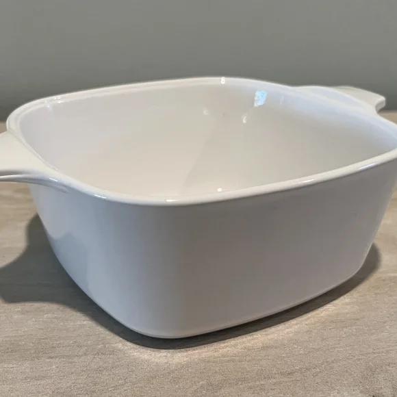 Vintage & In Perfect Condition Corning Ware All‎ White P-43-B Casserole