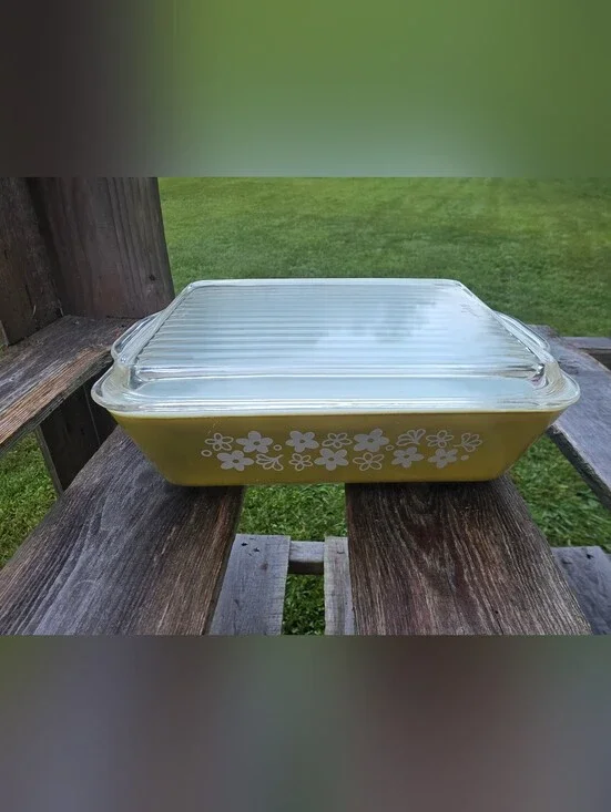 Vintage Pyrex Spring Blossom 0502 Refrigerator Dish 1 1/2 quart w/ Lid 2pc