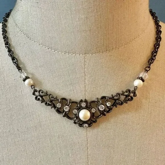 1928 black and faux pearl Victorian necklace