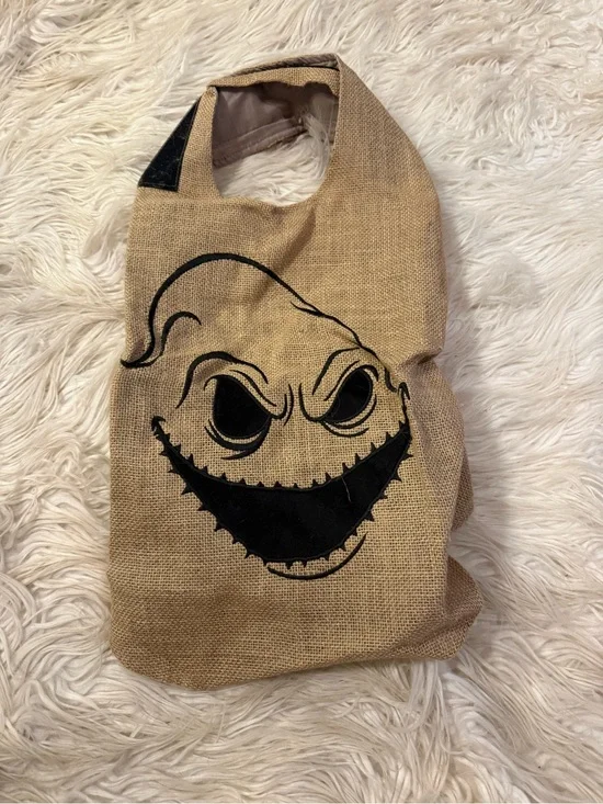 Let’s oogie boogie costume (C4)