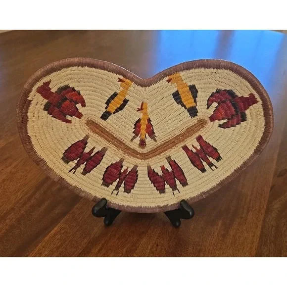 VTG Rare Hand Woven Southwestern Native American Shallow Heart Shape Basket Bird