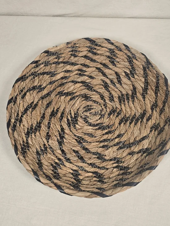 Set of 2 Shallow Woven Seagrass Baskets 12