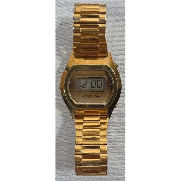 Waltham Quartz Digital Square Gold Metal Bracelet - Running