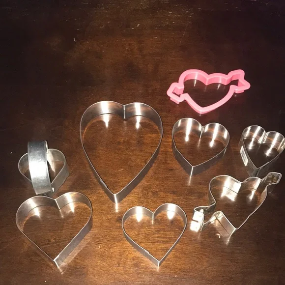 Metal Heart Cookie Cutters Valentine’s Day Cupid Love Lot of 7 Various Sizes
