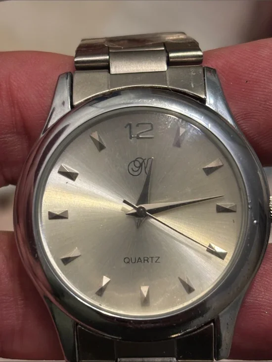 Men's Silver Quartz Watch with Minimalist Dial