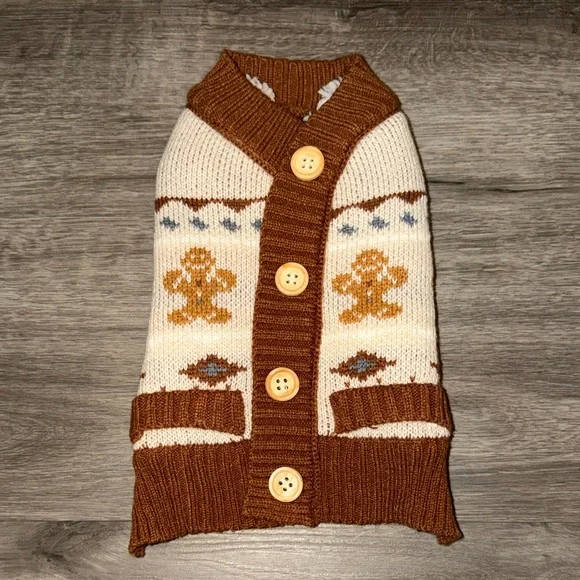 🩷Firm Price🩷Brown and Cream Dog sweater with Gingerbread design