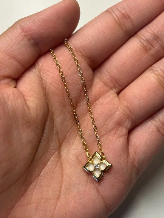 Gold Tone White Clover Pendant Necklace Dainty Feminine Delicate Elegant Gift