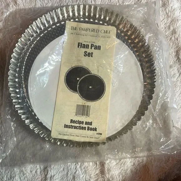 NEW the pampered chef flan pan