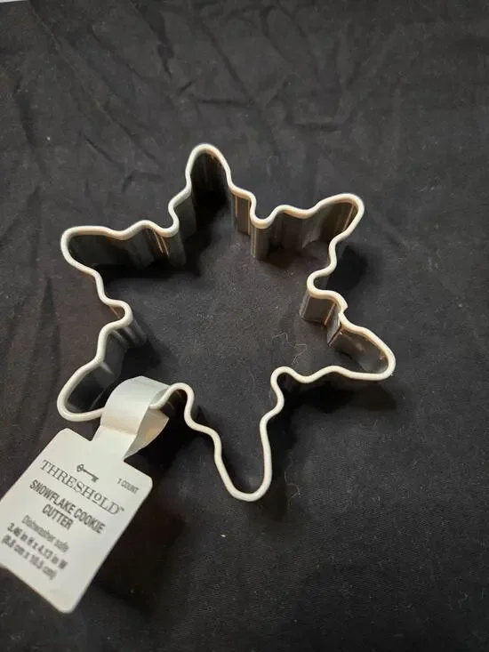 Target Threshold Snowflake Cookie Cutter (3.46