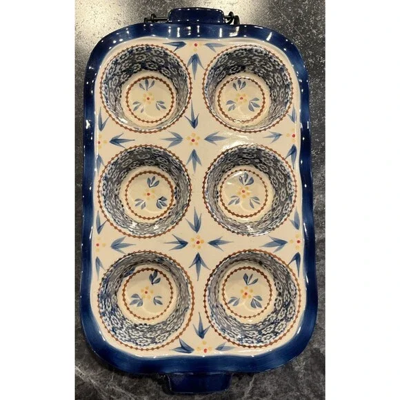 Temp-tations Muffin dish by Tara Old World Blue Floral design with Metal Rack