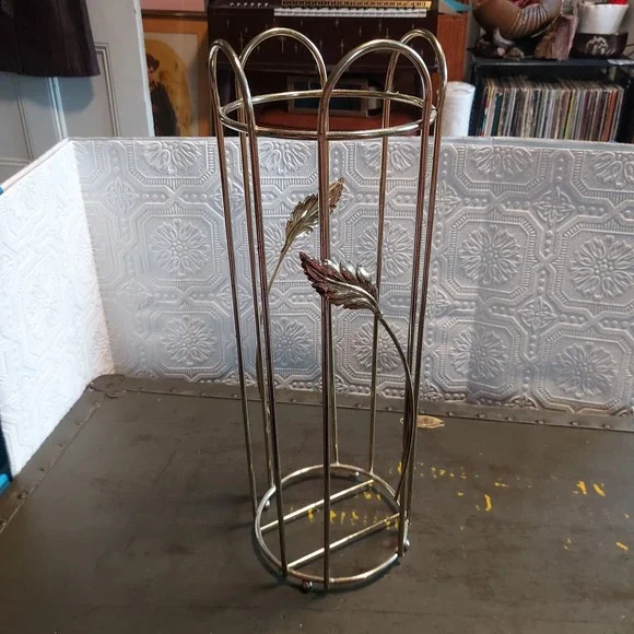 Vintage Brass Tone Metal Toilet Paper Bathroom Stand Leaf Hollywood Regency