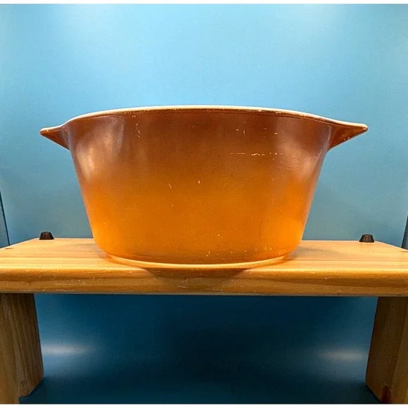 Vintage Pyrex 024-B 1.5 Qt Round Milk Glass Mixing Bowl Brown/White Microwave