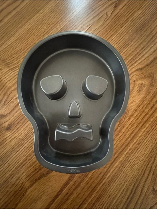 Wilton Non-Stick Skull Cake Pan Dia De Los Muertos Halloween