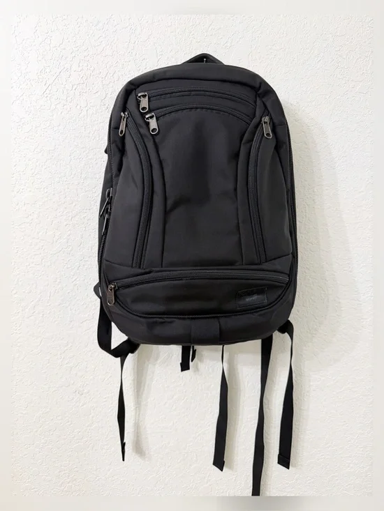 Tom Bihn Black Synik 22 Backpack