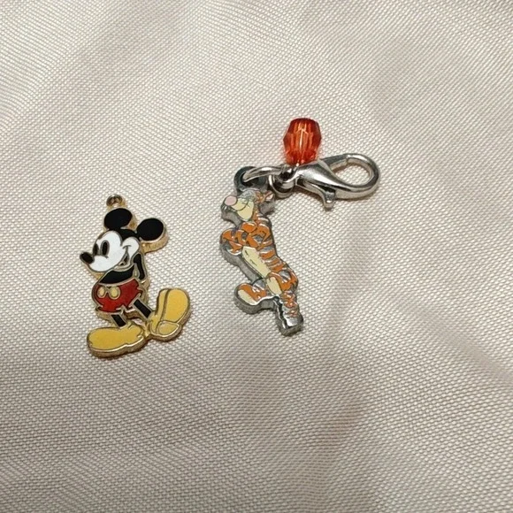 2 Disney Charms Set Multicolor Mickey Mouse Tigger Enamel Pendants‎