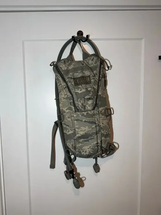 CamelBak ThermoBak 3L Military Camo Outdoor Hiking Hunting Hydration Pack.