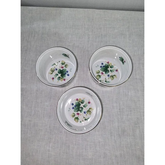 Andrea by Sadek Vineyard Ramekins White Floral Berry Set of 3 OS Excellent