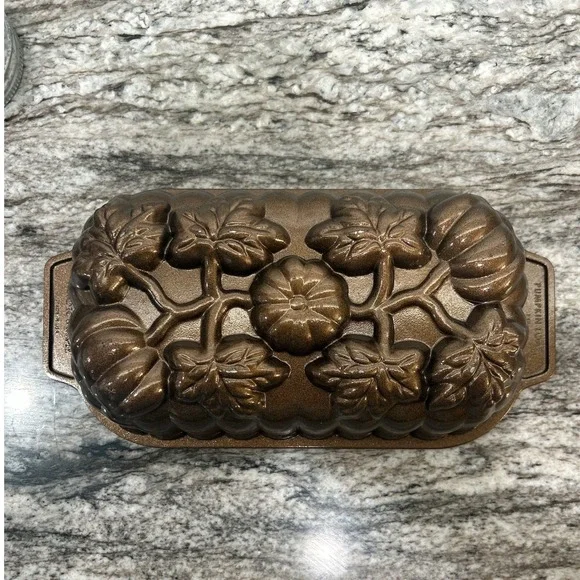 Nordic Ware Pumpkin Loaf Pan Bronze‎ 1 lb Cast Aluminum Harvest Fall Baking Mold