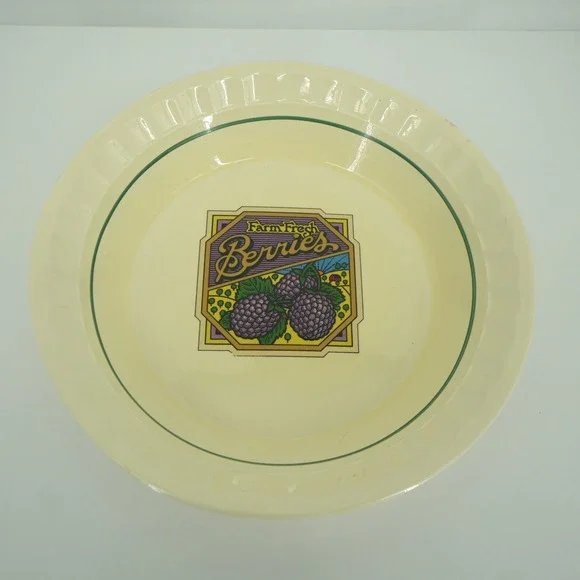Treasure Craft Pie Dish 10.5in Cream Farm Fresh Berries Vintage‎ Pottery