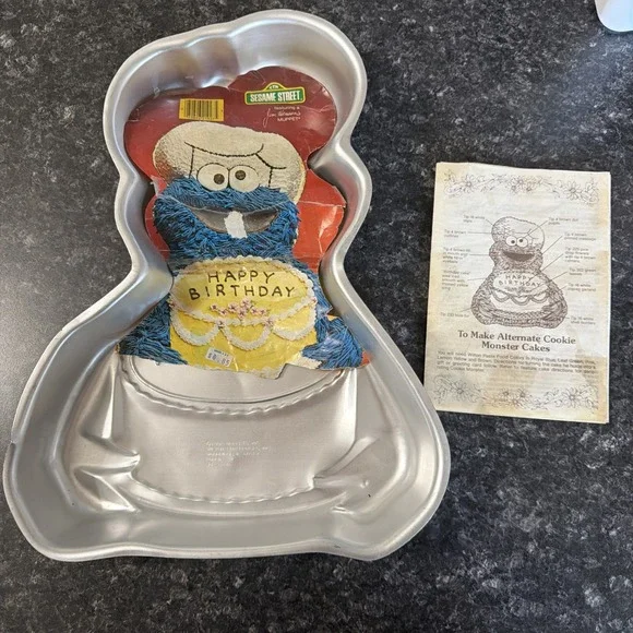 Vintage 1982 WILTON Sesame Street COOKIE MONSTER Cake Pan Baking Mold RETIRED!
