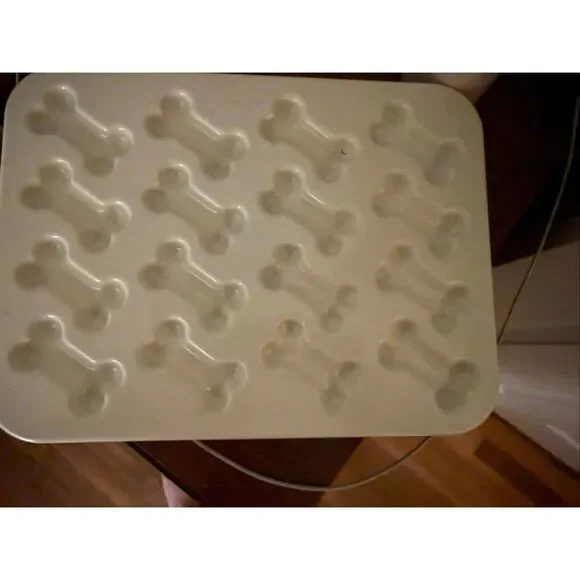 Nordic Ware Puppy Love Treat Pan