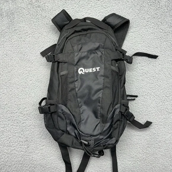 Quest Aspen Brook 2L Black Hydration Pack Backpack CEH011089 Hiking Bag, Bladder