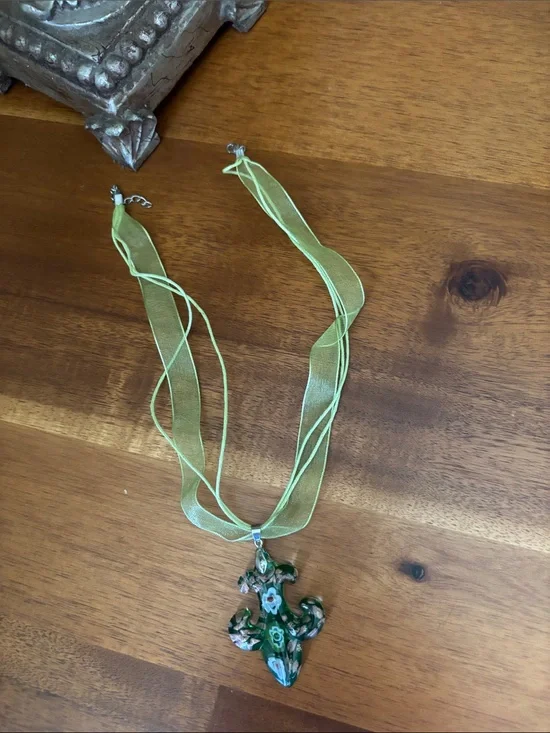 Source Unknown Green Floral Frog Pendant Necklace with Light Green Ribbon