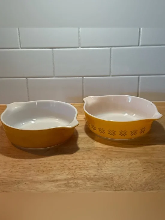 2 Pyrex Town & Country Cross Stitch Star Orange Casserole NO Lid # 471 - 1 PT.