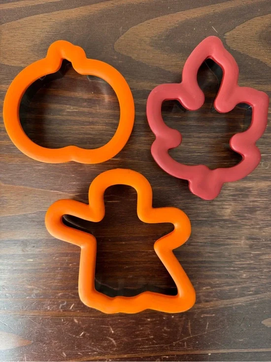 Set of 3 Wilton Comfort Grip Cutter Leaf Ghost Pumpkin Fall Halloween Cookie