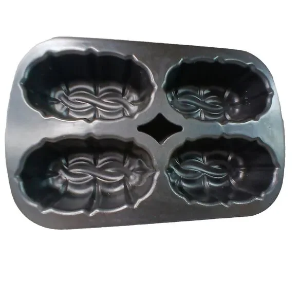 Nordic Ware 4 Bundt Loaf Pan 8 Cup Capacity Celtic Knot Preowned Made in USA