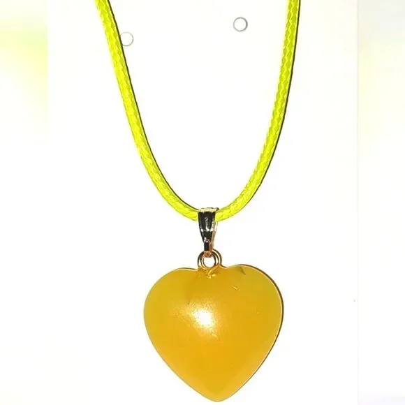 Beautiful glass heart necklace for women and girls