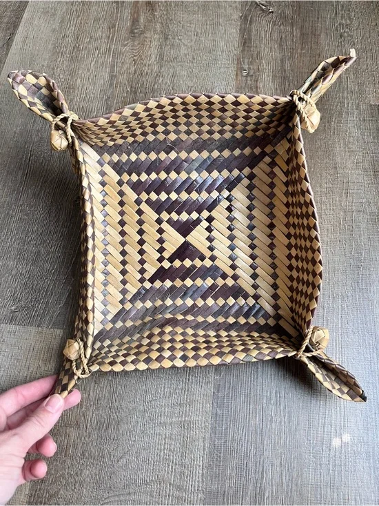 Hand woven natural fiber basket tray two toned knotted corners
