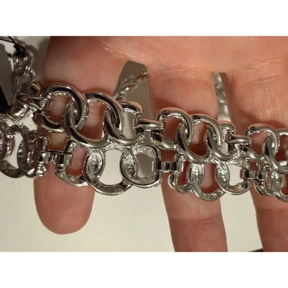 Designer's Collection Silver Tone Chunky Textured Link Chain Necklace 18in USA