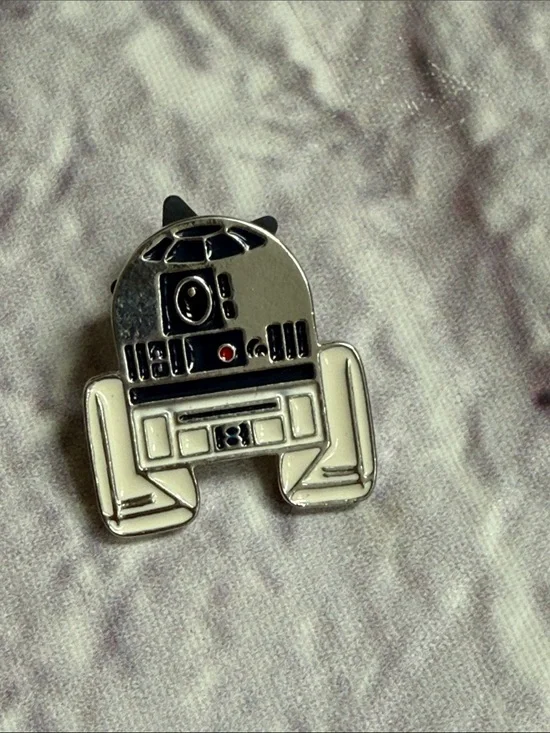 R2-D2 Star Wars enamel pin