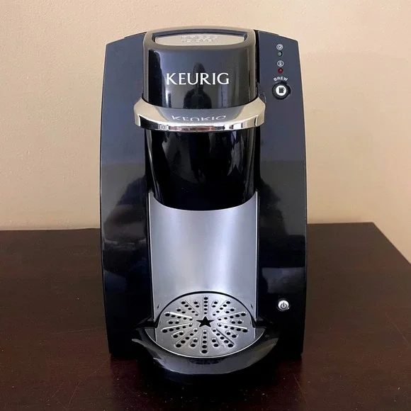 Keurig K-Cup B30 Single Serve Coffee Maker Black Silver K-Series Machine‎