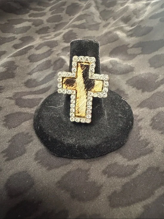 Crystal-Accent Leopard Cross Ring - Black and Tan