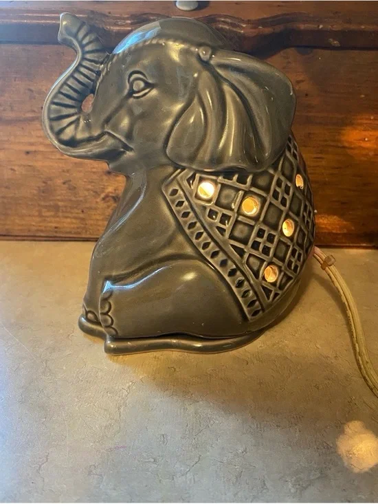 Better Homes and Gardens Full Size Wax Warmer Elephant Night Light 6