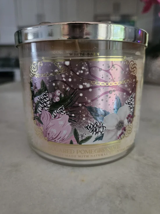 White Barn Sugared Pomegranate Candle