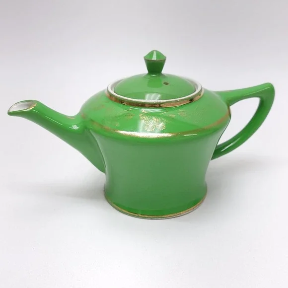 Vintage‎ Hall China 0152 Green 6 Cup Teapot Gold Butterfly Motif Made in USA