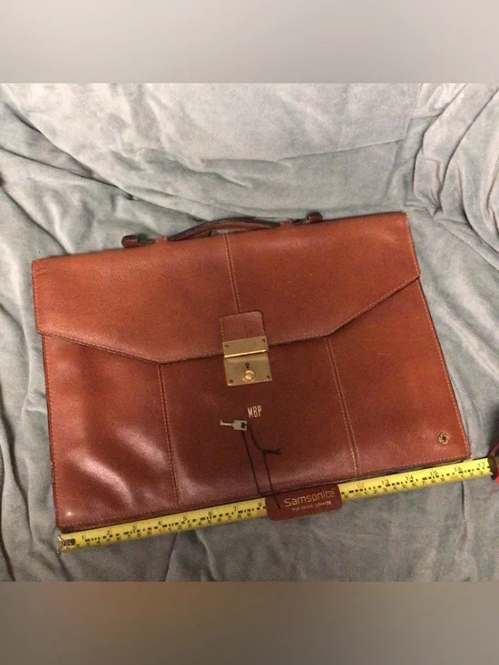 Vtg 80’S Ssamsonite laptop tablet office school leather briefcase. With key.