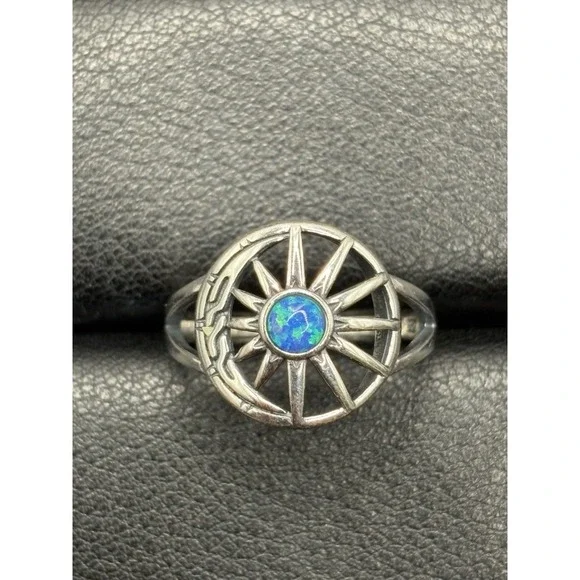 New Condition Sterling Silver Lab Blue Opal Sun Moon Ring Size 7 G29