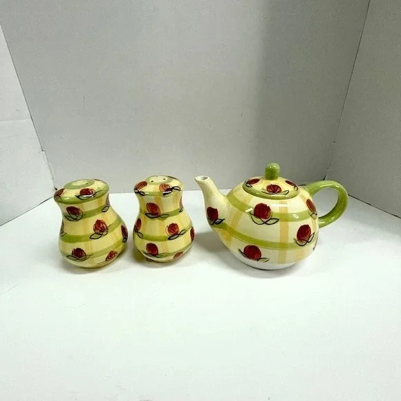 Royal Norfolk Ceramic Miniature Teapot Salt and Pepper Shakers Set Tulip Plaid