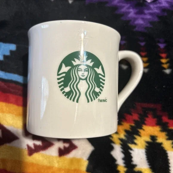 STARBUCKS 2013 Large 14 fl oz Coffee Tea Mug Off-White Cup