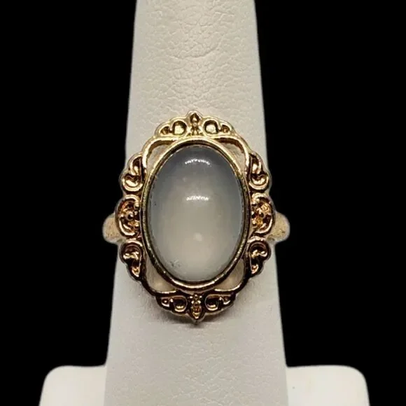 White & Gold Tone Ring (6.5)
