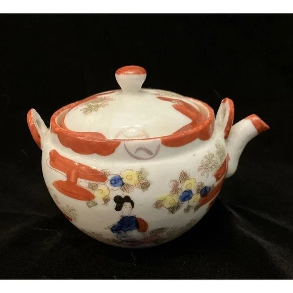 Japanese Kutani Porcelain Tea Pot w/Lid Japan Geisha Girl Cherry Blossom MCM