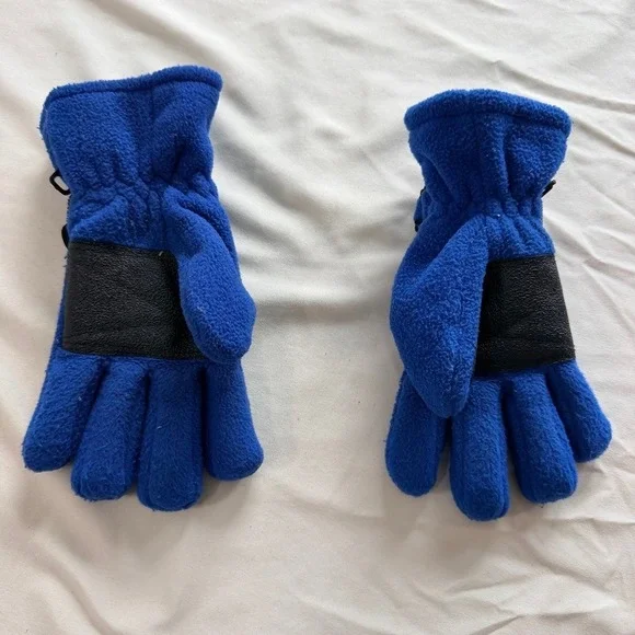 Circo Boys Blue Fleece Winter Gloves Textured Palm Grip Wrist Straps Size 8-16