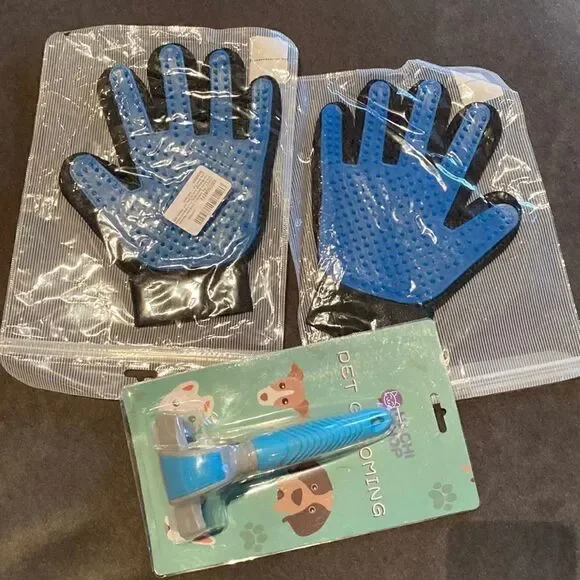 Pet Grooming Bundle Dogs & Cats Deshedding Gloves (L&R) and Deshedding Comb NEW