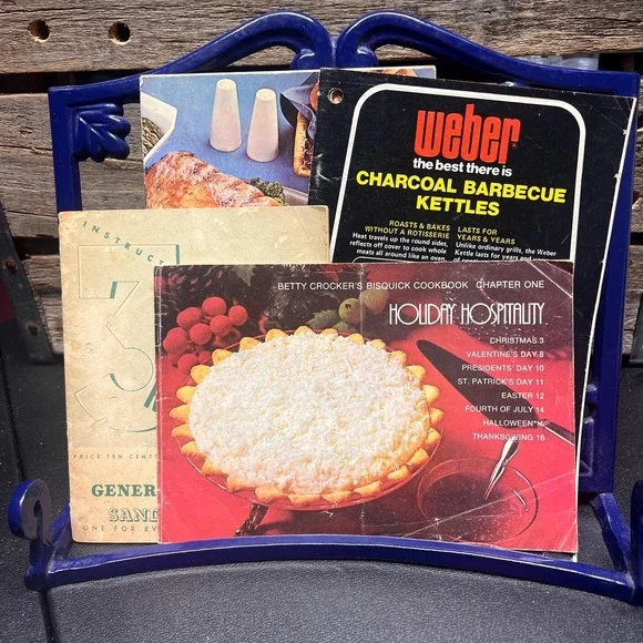 Lot 4 recipe cookbook ephemera, Weber, Betty‎ Crocker, GE Sandwich Grill Freezer