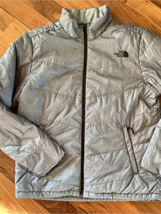 The North Face Men's Light Gray Quilted Puffer Jacket